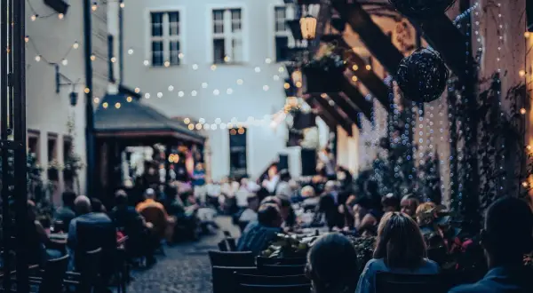 Gdzie zjeść we Wrocławiu tanio? Odkryj smaczne opcje bez wydawania fortuny