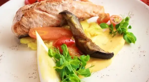 Gdzie zjeść w Rydze? Odkryj najlepsze tanie miejsca i smaki