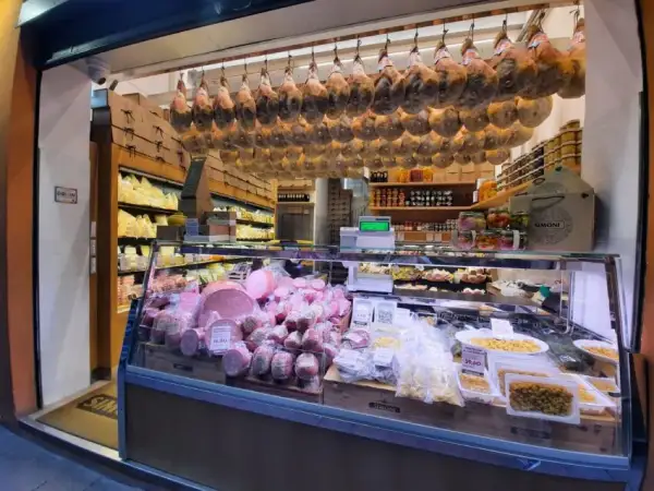 Bolonia gdzie zjeść: najlepsze restauracje i lokalne specjały